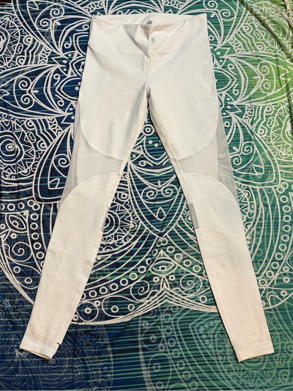 ALO Yoga White High-Rise Performance Leggings